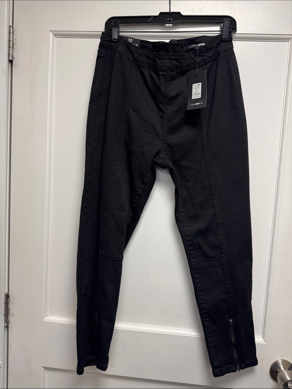 Fashion Nova Black Ankle Crop Jeans